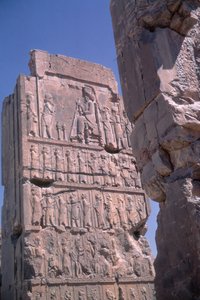 Płaskorzeźba na filarze z Pałacu Dariusza, Persepolis, Iran